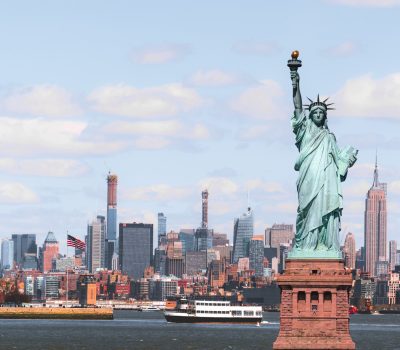 statue-liberty-scene-new-york-cityscape-river-side
