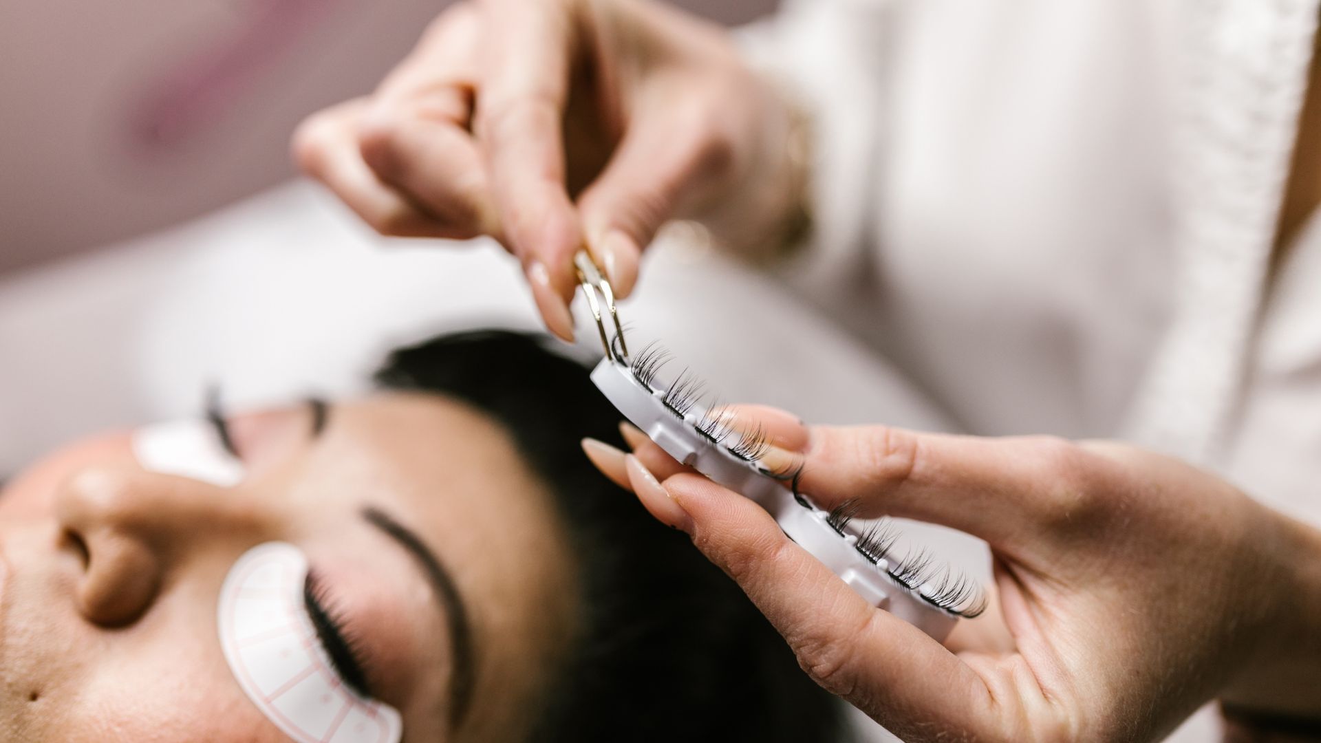 告別美業行銷困境:戰國策全方位網路行銷策略,助美甲美睫業績翻倍戰國策集團 Online marketing for nail and eyelash services美甲美睫獲客