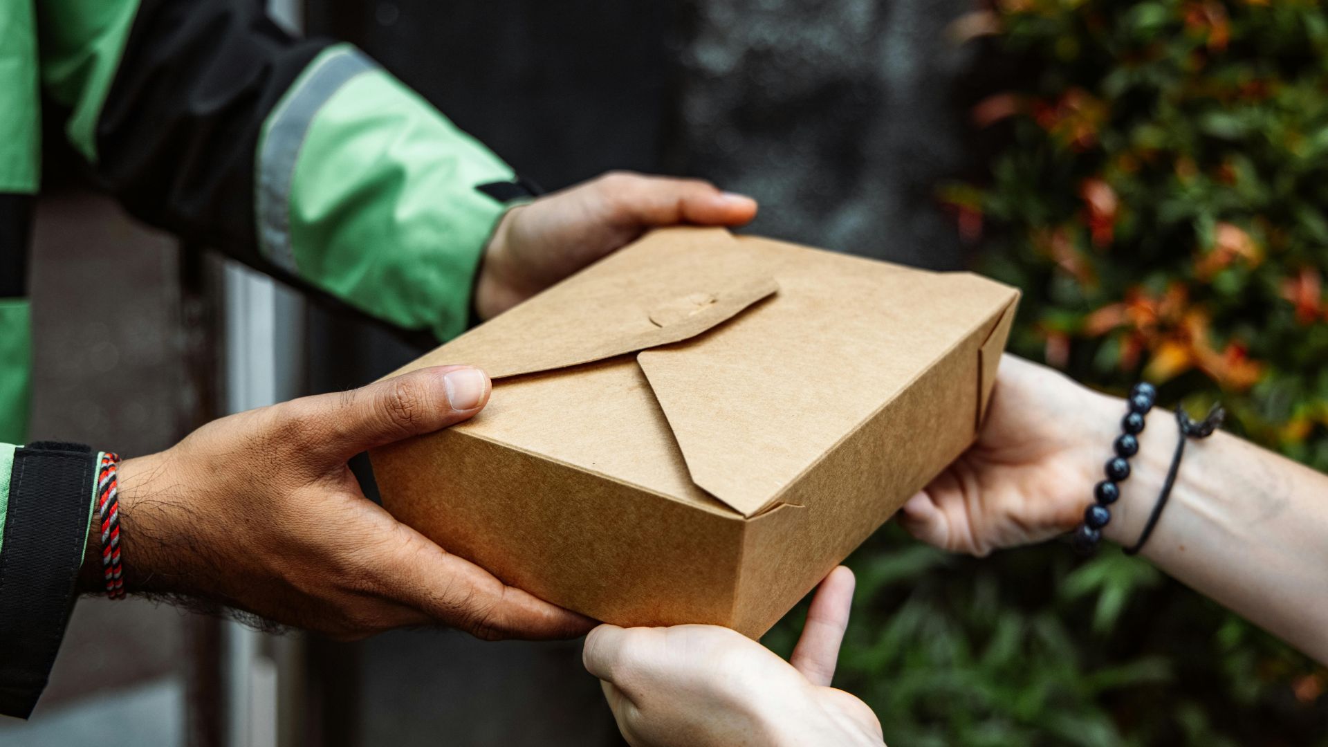 Online marketing for food delivery platforms外送到府